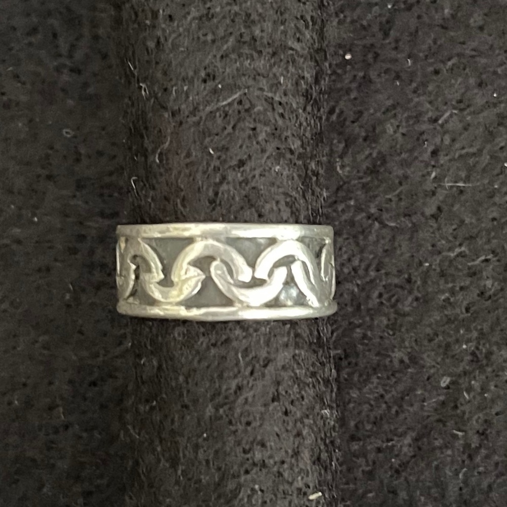 SILVER RING